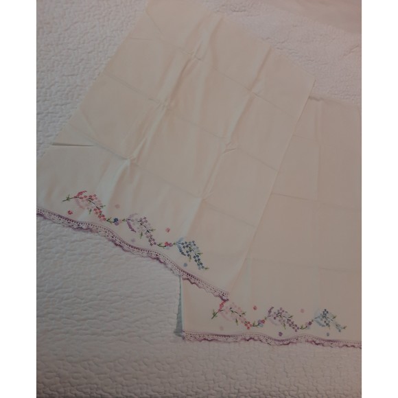Vintage Embroidered and Crocheted Pillow Cases - Picture 2 of 5